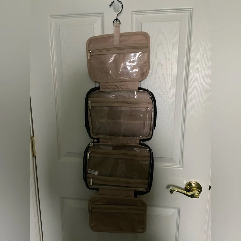 Bagsmart Hanging Travel Organizer with Clear Pockets 8” x 11” Black Quilted